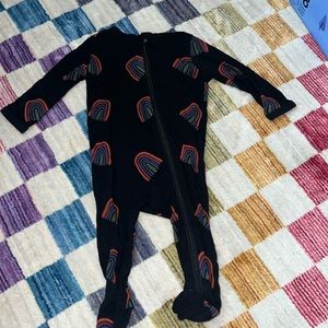 - Kyte baby 3-6 month sleeper zip up